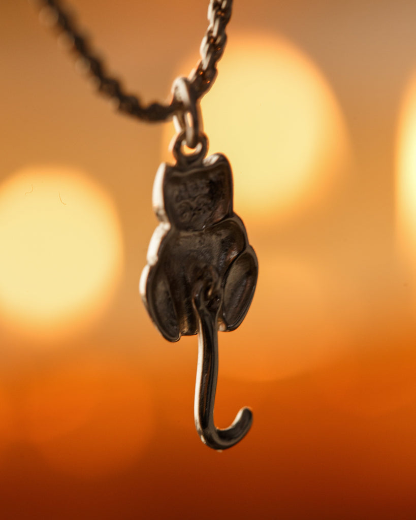 My Familiar - The Kitty with Moving Tail Necklace
